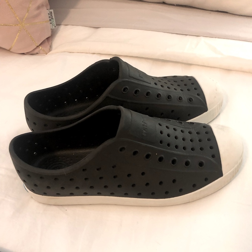 Kids black natives size J3 - worn only a few times!